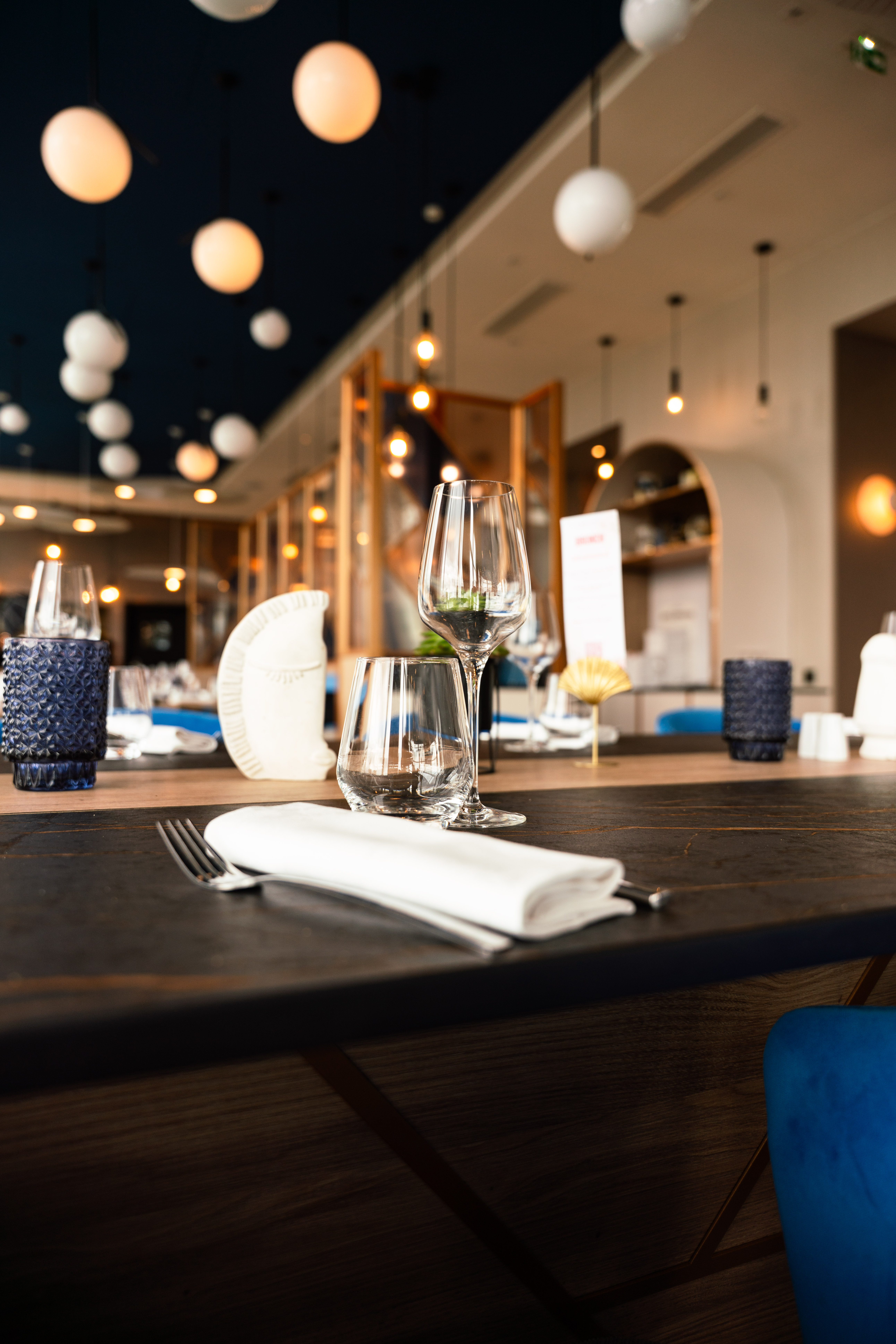 🍽️ Pourquoi les échanges professionnels sont souvent plus efficaces autour d’une table